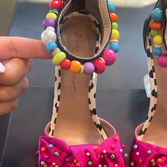 New Betsey Johnson New Almma Multi Color Womens Size 8.5 Stunning gorgeous heels - Picture 4 of 7